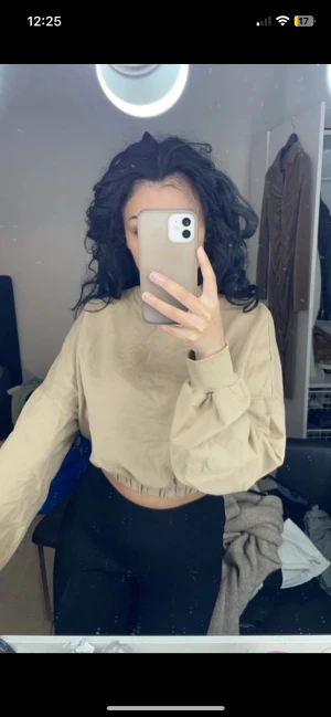 Bershka crop top polo - Jätte bra skick i storlek s 