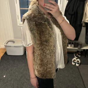 Päls väst - Super cool😍