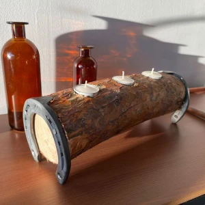 Rustik ljushållare - Handgjorda ljushållare gjord av min bror. Träet är lackat och skyddat. 🍂🕯️ DM för mer info. 📩