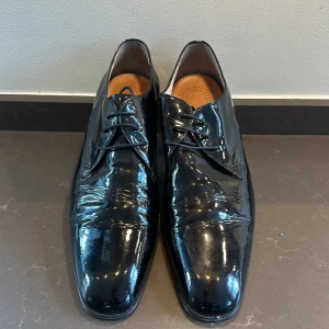 Tuxedo / smoking skor  - Used only once 