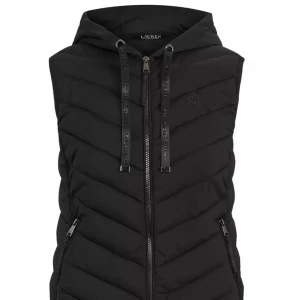 Ralph Lauren väst  - Svart Ralph Lauren väst som är använd Max 2 gånger. Den är verkligen super fin. Nypris 1 899kr