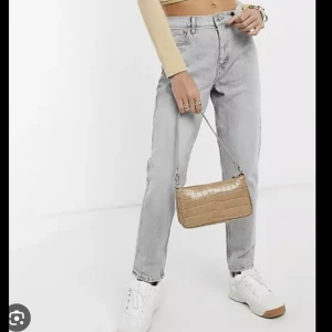 Mango jeans - Mid waist mom jeans från mango.