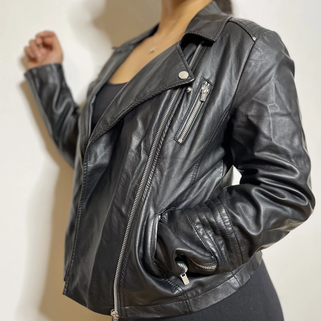 Svart skinnjacka - 91