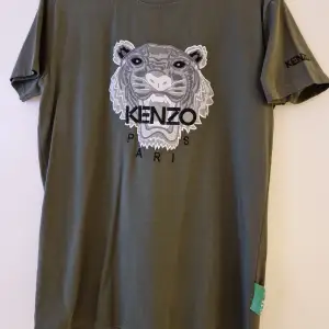 Helt ny Kenzo T-shirt i storlek S