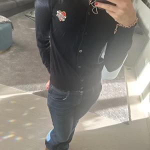 Zadig voltaire kofta  - Säljer denna jättesnygga Zadig voltaire koftan då den inte kommer till användning längre.