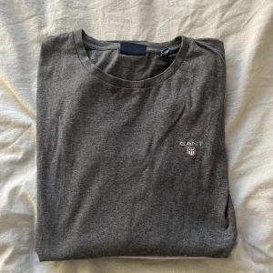 Gant sweatshirt - En fin gant tröja i tunt material, den ät i storlek ”M” 