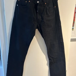 Levi’s 501 svart, storlek 30/32 - Levi’s jeans i bra skick