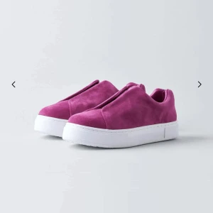 Eytys - Säljer mina eytys doja då de är för stora för mig tyvärr. Väl använda, men ändå fint skick. Köpta för 2000kr. Bilder på skorna kan skickas i chatten. Pris kan diskuteras😊