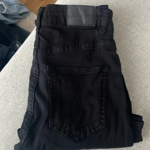 Boot cut jeans gina - Bootcut jeans från gina tricot i storlek S