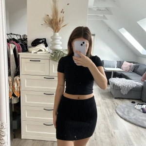 Stickad kjol zara - Stickad kjol från zara som inte kommer till användning💗