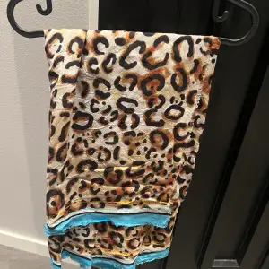 Leopardmönstrad sjal från zara. Knappt använt. 