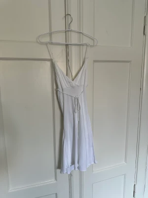 Zara klänning silke  - Jätte fin aldrig använd  