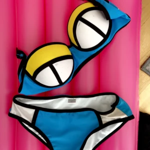 Bikini  - Fin bikini strl S. Lite push-up i bh. Finns i skutskär 