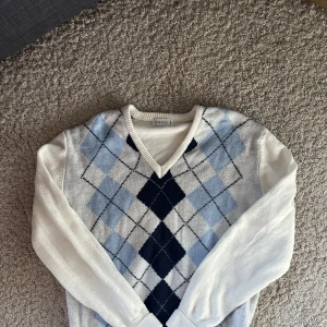 tjocktröja  - stickad tröja från Shekou, oversize i modellen. Fint skick! 