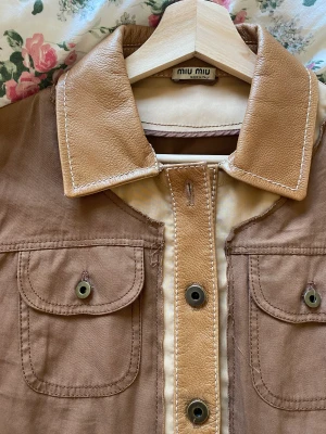 Miu miu skjorta  - Skjorta från miu miu i Läder och bomull Passar M och S