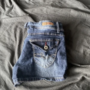 Shorts  - Supersöta säljer för dom kommer inte till användning 