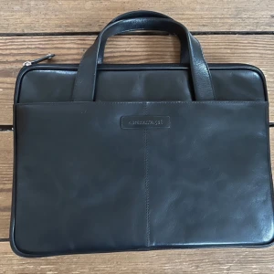 Laptop väska - För MacBook 14” i leder helt ny!