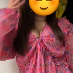 Bikbok blus - Efterlängtad bikbok blus 💞 Den är i l men JAH har S IGENTLIGEN men om ni se på bilden så passar den s oxå