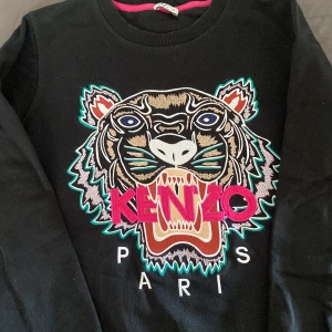 Kenzo sweatshirt strl. M - Kenzotröja storlek medium. Normalanvänd. 