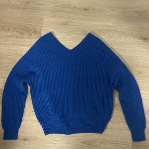 Säljer Kungsblå trickad tröja från new yorker. Använd några gånger, fint skick💓 (mötas ändats Malmö)