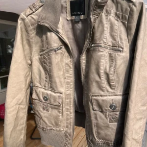 Skinnjacka - Jättefin skinjacka som intekommer till användning