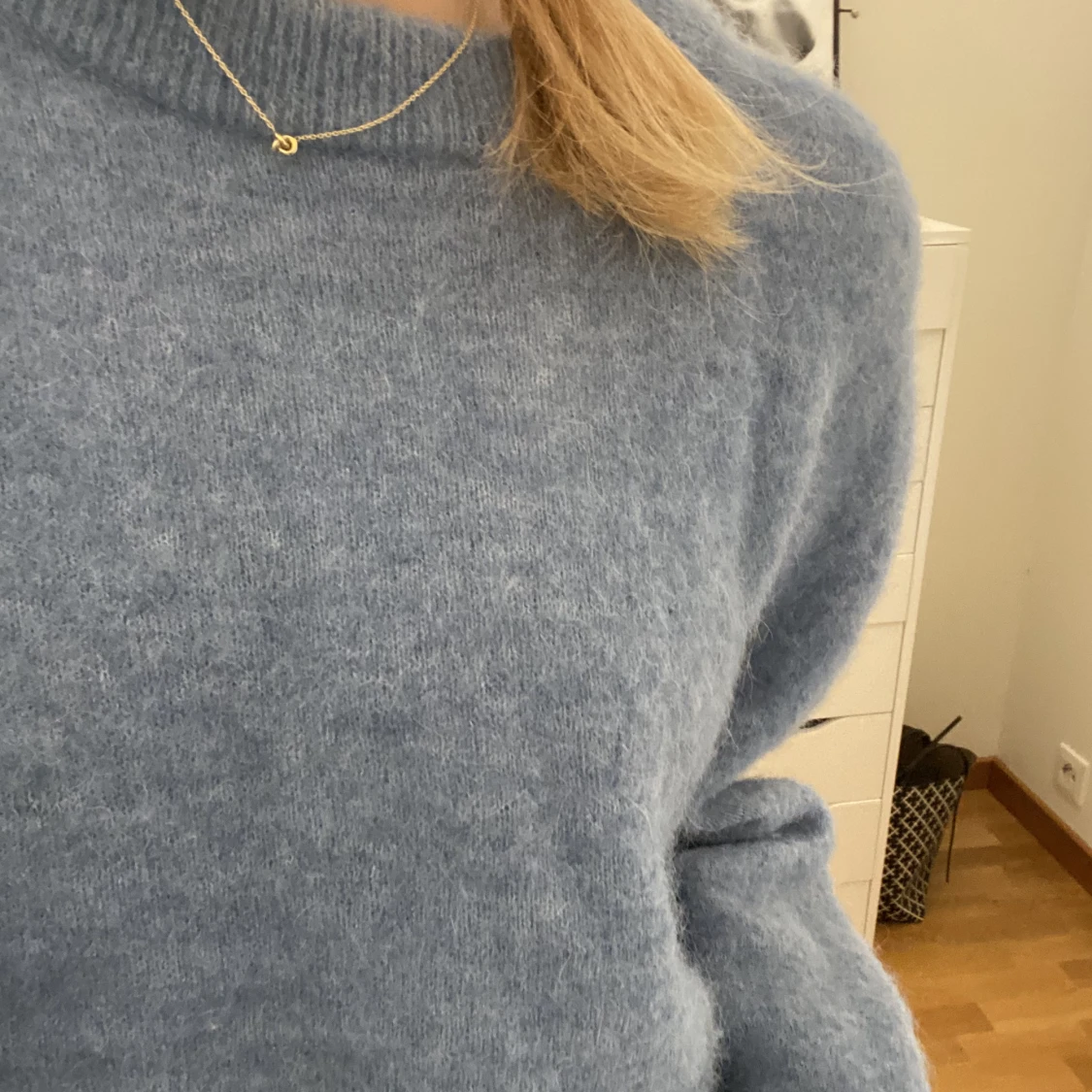 Blå stickad tröja - 90