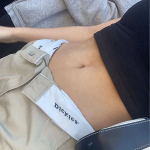 Dickies  - Säljer mina älskade dickies då jag behöver pengarna.❤️ I väldigt bra skick, pris kan diskuteras