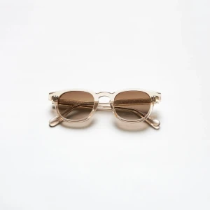 Chimi 01 Ecru  - Säljer mina jätte snygga chimis knappast använda. Dom är i model 01 i en beige/brun nyans, orginal pris 1250kr säljer för 900. Pris kan diskuteras 🤍