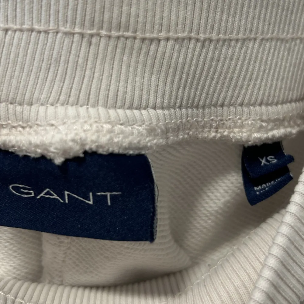 Vita shorts i nyskick från Gant. Storlek xs. Shorts.