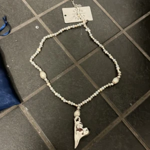 Pearls for girls nytt halsband  - Kortare modell. Lapp kvar ink påse.  