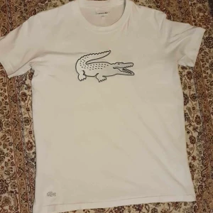 T-shirts - Helt nya t-shirts 