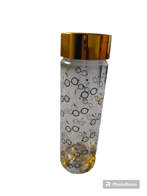 Harry Potter vattenflaska  - Harry Potter vattenflaska i perfekt skick. Med originalkartongen kvar. Köpt för 200 🌟