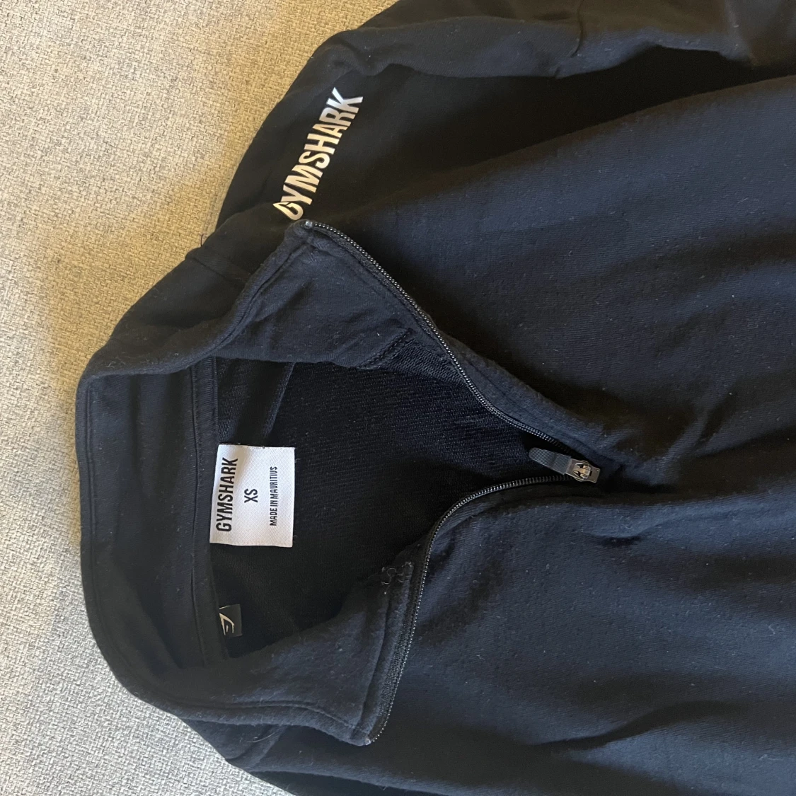 Gymshark pullover - 90