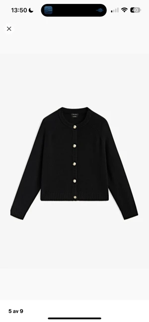 Kofta ifrån Massimo Dutti - Jättefin kofta ifrån Massimo Dutti som jag tyvärr jag kofot i fel storlek. Aldrig använd. Skriv för fler bilder💗priset kan diskuteras 