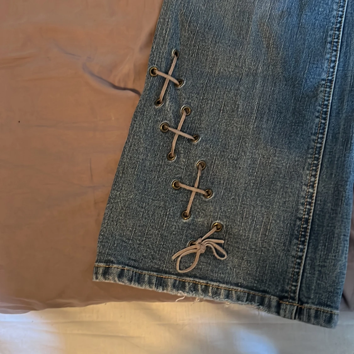 Flare Jeans med coola detaljer - 90