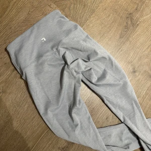 relode  - gråa tights från relode i bra skick 