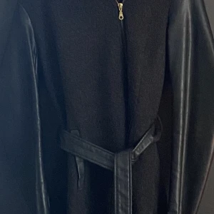 Jacka från Only - Säljer en jacka från Only i stl M, i fint skick! 