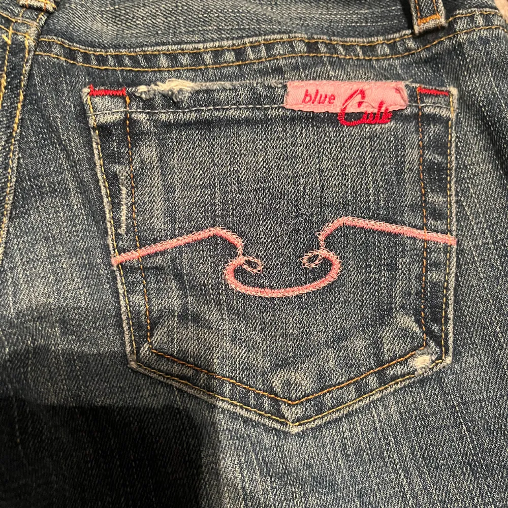 Dessa jeans är köpta på Plick men har ingen lapp så vet inte vart de är ifrån eller vilken storlek❤️fråga privat om ni har frågor 🫶. Jeans & Byxor.