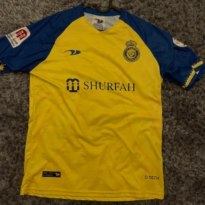 Fotbollströja  - Ronaldo tröja i storlek L!