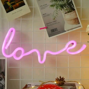 Ledlampa - En love ledlampa i rosa färg! Är använd men drt är inget som märks på den🥰