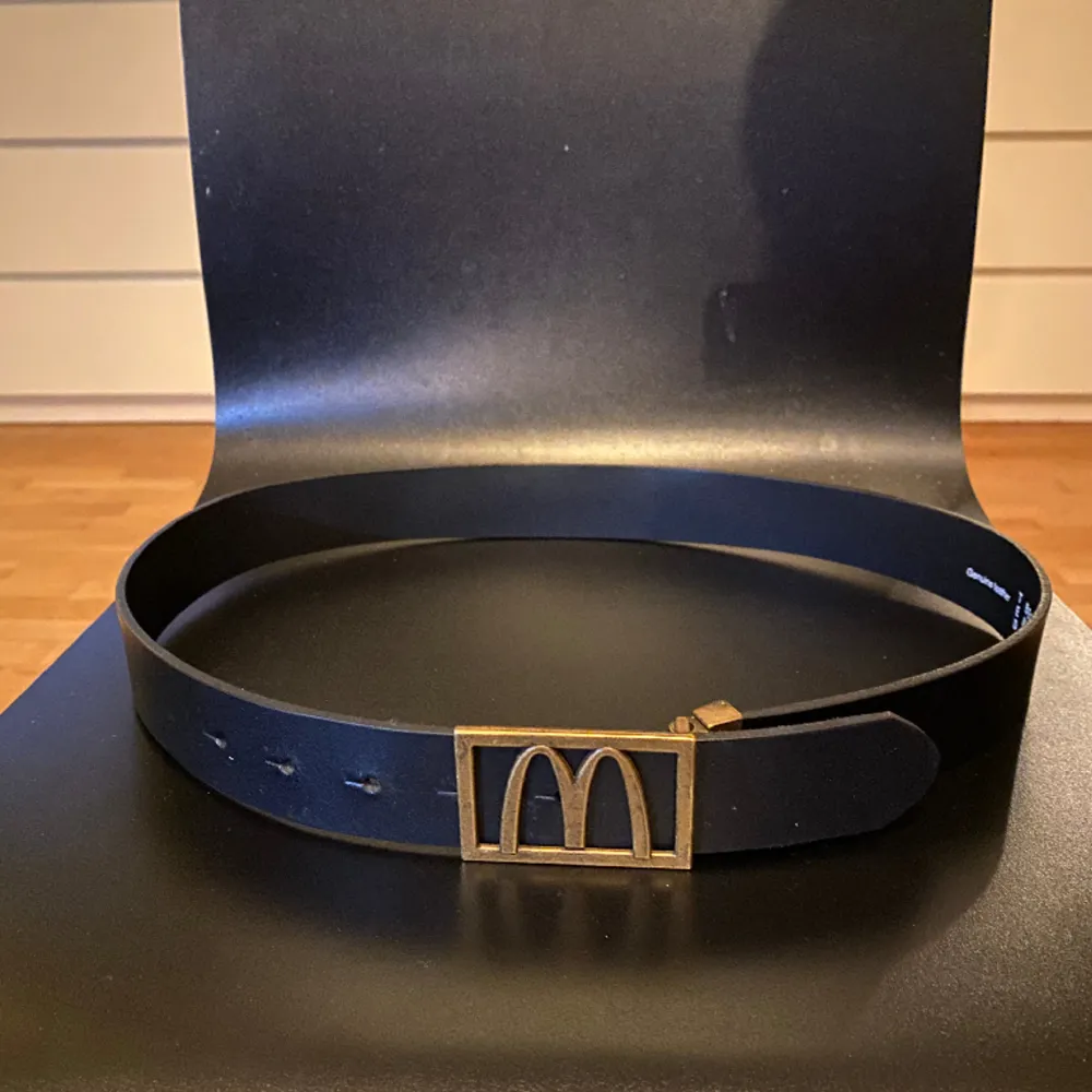 Ett unikt bälte från McDonalds i bra skick (äkta läder). Accessoarer.