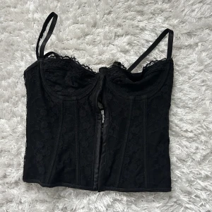 Korsett - Super fin korsett från shein, använd ca en gång ❤️tryck köp nu!!
