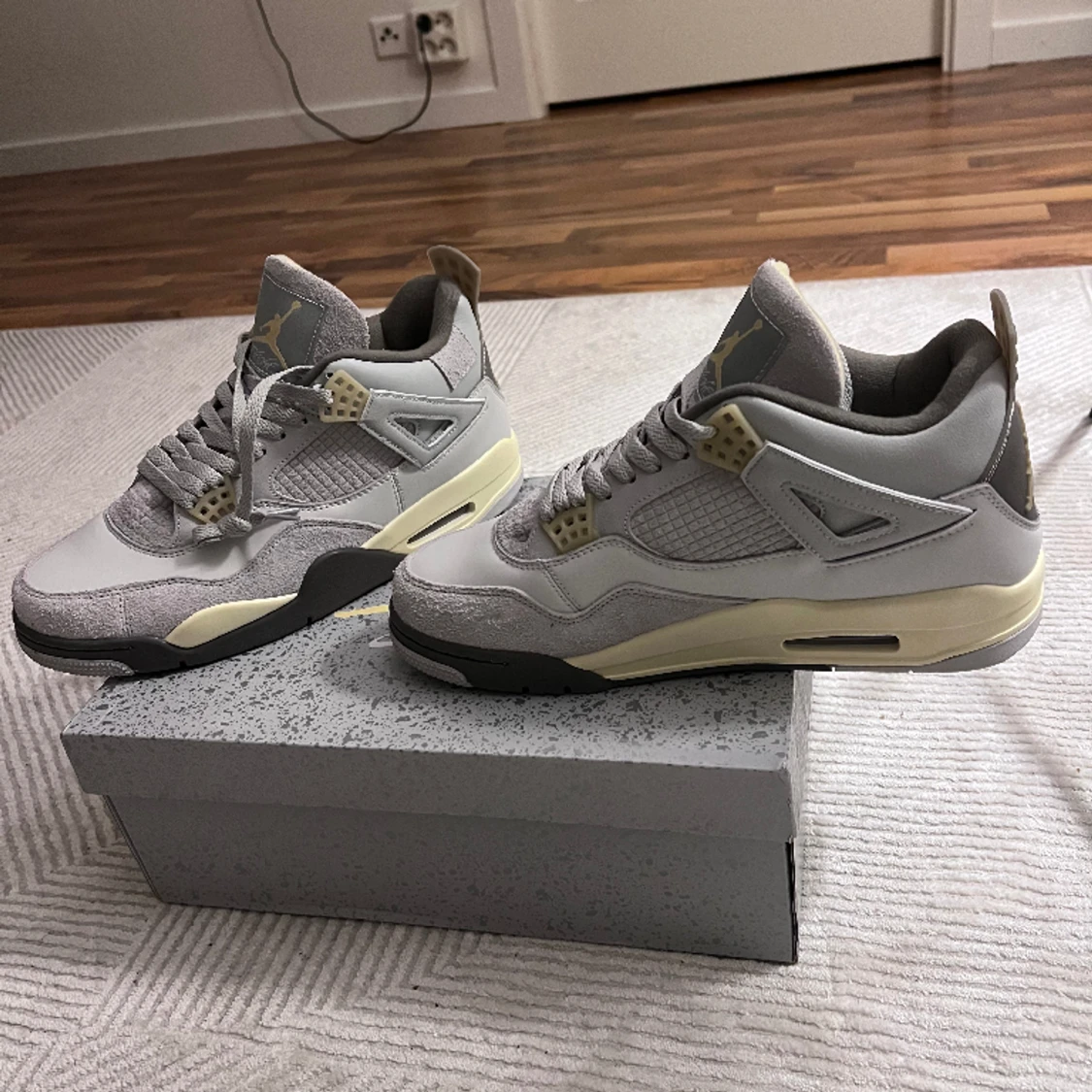 Jordan 4 Photon Dust