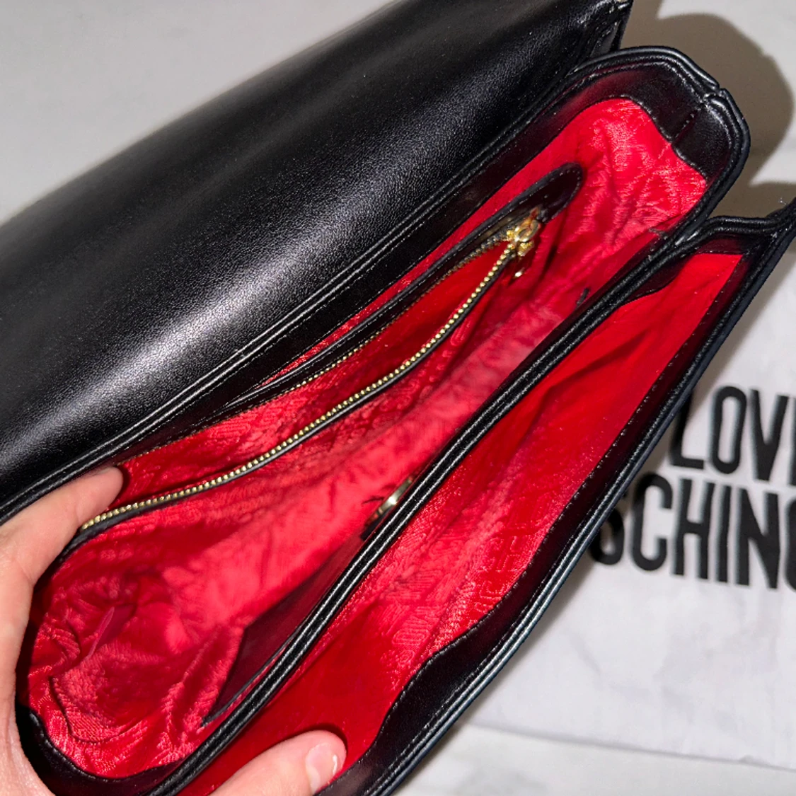 Moschino väska  - 90