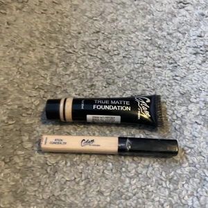 Smink - Fundation och concealer, fundationen är helt oanvänd💕Har rensat mitt rum så finns massa saker i min profil!💕