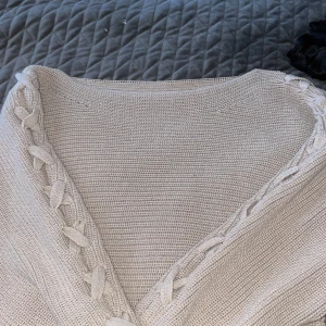 Beige stickad tröja👍🏼 - Använt 1 gång, jätte skön och snygg 