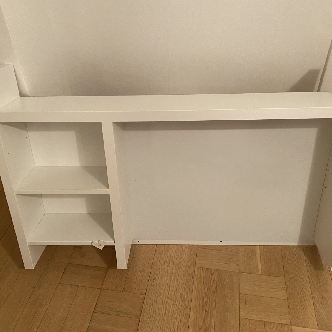 MICKE hylla 105x65cm 