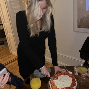 Klänning - Svart jättefin klänning med omlott🩷använd fåtal gånger! storlek XS 