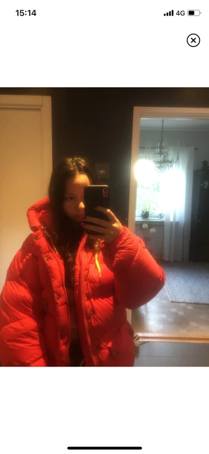 Fjällräven Jacka - Köpt på Plick men för stor därför säljer jag (använd en säsong av ägaren innan)💕 Pris går absolut att diskutera☺️