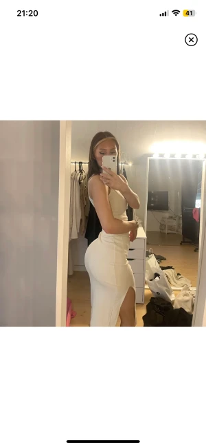 Beige ribbad set - Beiget ribbad set i superskönt material 